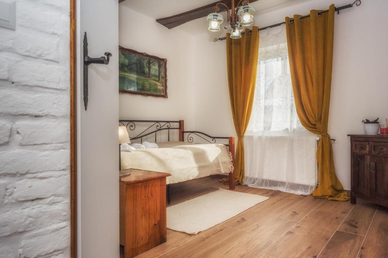 Karanac Tri Mudraca Inn المظهر الخارجي الصورة