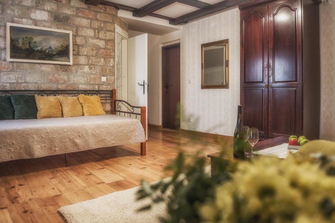 Karanac Tri Mudraca Inn المظهر الخارجي الصورة