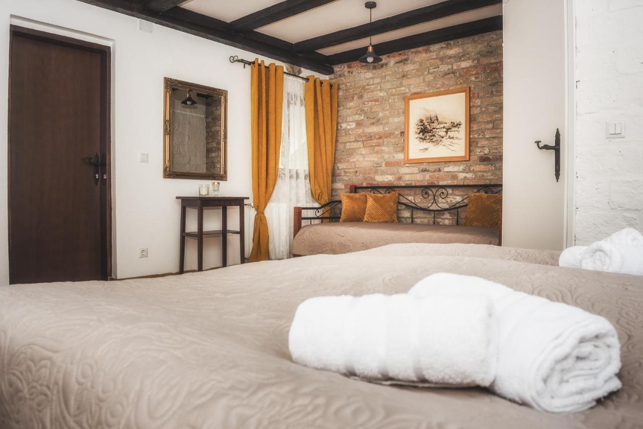 Karanac Tri Mudraca Inn المظهر الخارجي الصورة