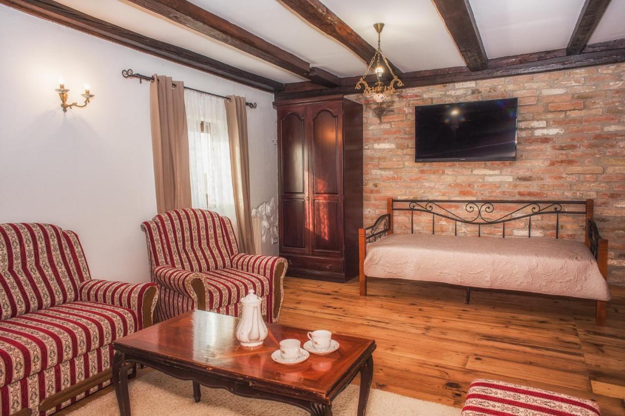 Karanac Tri Mudraca Inn المظهر الخارجي الصورة