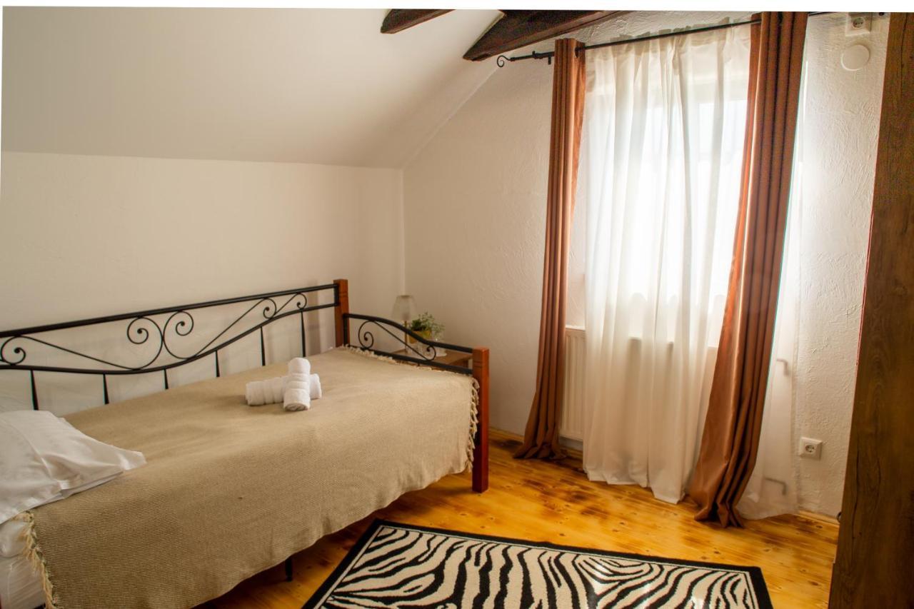 Karanac Tri Mudraca Inn المظهر الخارجي الصورة